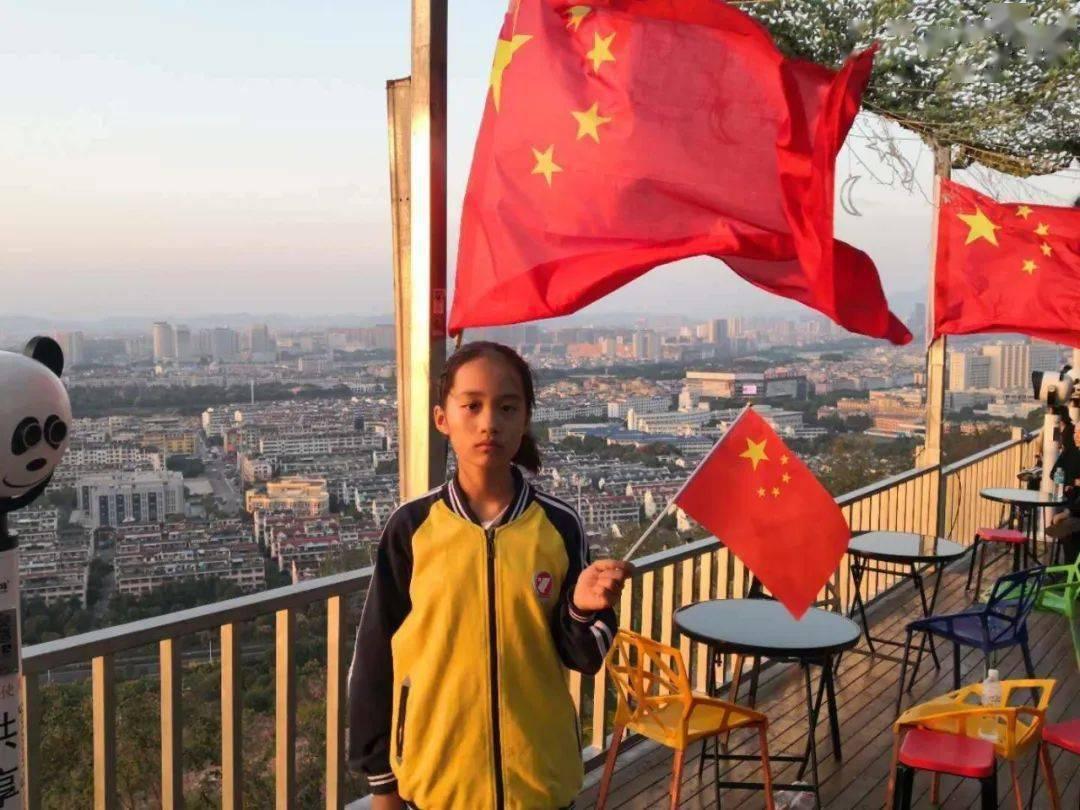 达美乐不愧是披萨外卖界的天花板，9寸意式披萨铺满肉酱才58元，两个披萨吃到满足